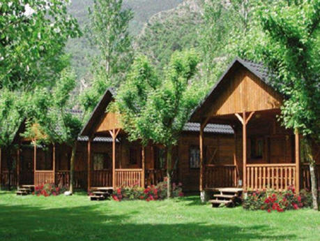 vente de bungalow en bois pr�fabriqu�, fabricant de bungalow en bois et chalet en bois pour terrains de camping, construction, importation, installation et montage sur site de campings de chalets en bois pr�fabriqu�s, constructeur de bungalow en bois, importateur de chalets, camping, fabrication bungalows en bois, fabricant de bungalows, vente et conception d'un bungalow