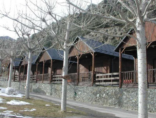 vente de MAISON EN BOIS PREFABRIQUEE, fabricant de MAISON EN BOIS PREFABRIQUEE pour camping, installation de maisons en bois sur les terrains de camping, montage et assemblage d'une maison en bois pr�fabriqu�e, grossiste en �quipement de camping, am�nagement de camping